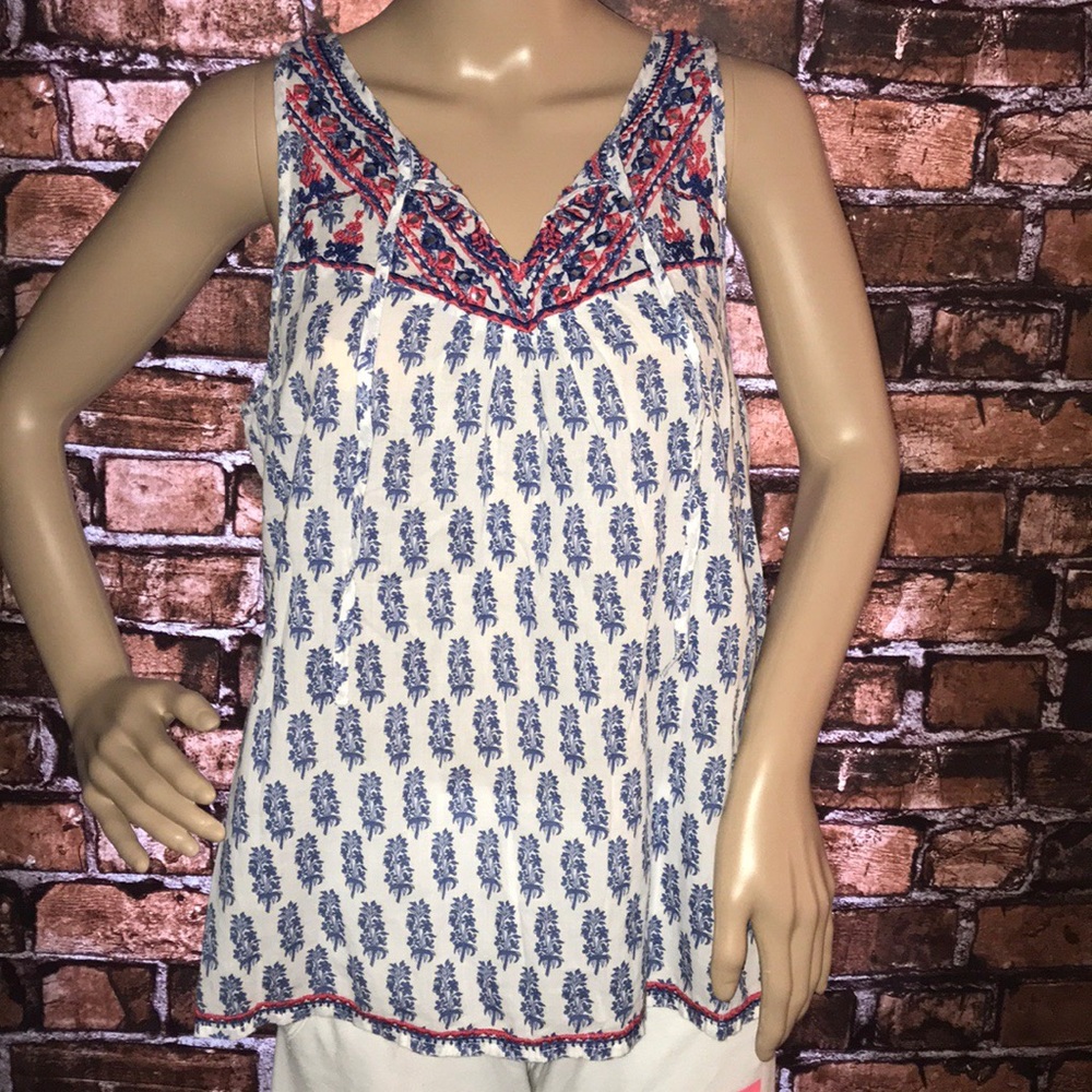 Lucky Brand v neck blouse with back button up